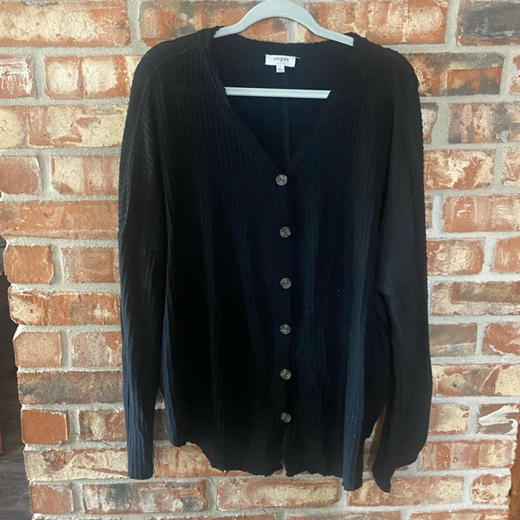 Umgee Tops - Umgee button waffle knit shirt